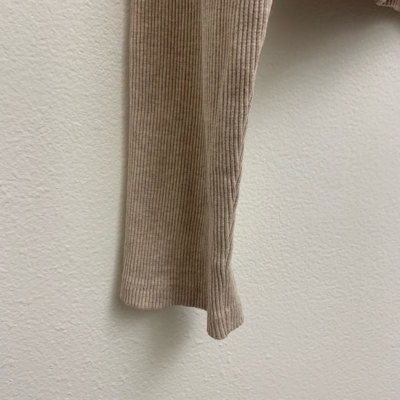 Universal Thread Beige Long Sleeve Ribbed Cropped Basic Top in Oatmeal Women’s M - Picture 5 of 10